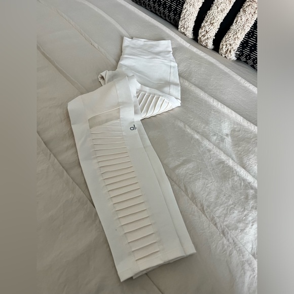 NWOT- Alo High-Waist Moto Legging - Picture 2 of 5